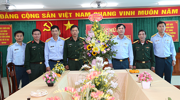 Bộ Tư lệnh Quân chủng và Cục Chính trị chúc mừng các Học viện, Nhà trường nhân Ngày Nhà giáo Việt Nam 20-11