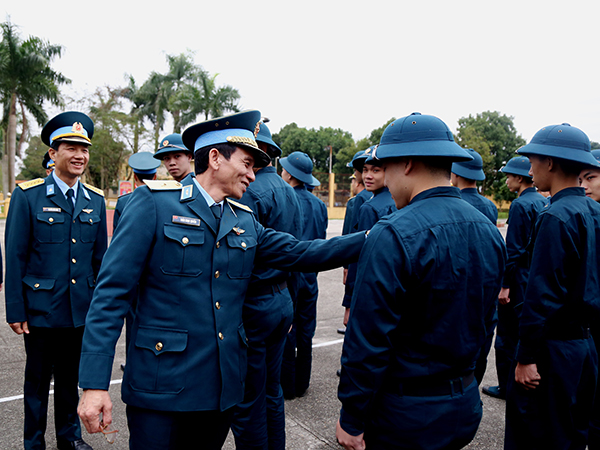 Cục Chính trị kiểm tra công tác tiếp nhận và chuẩn bị huấn luyện chiến sĩ mới của Sư đoàn 361 và Sư đoàn 371