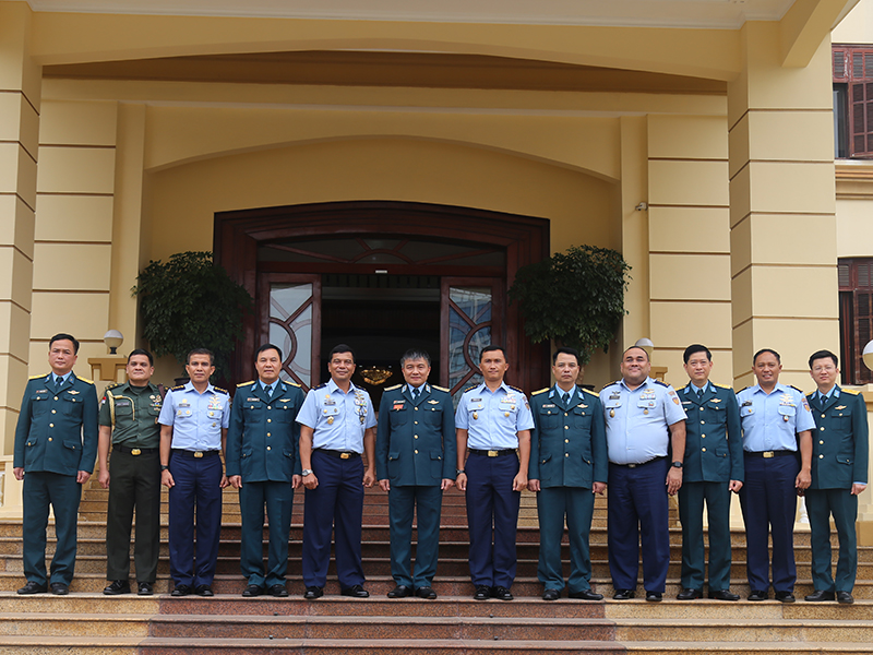 Phó Tham mưu trưởng Không quân Indonesia thăm Quân chủng Phòng không - Không quân
