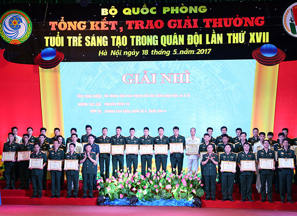 13-tap-the-ca-nhan-cua-quan-chung-pk-kq-duoc-trao-giai-thuong-tuoi-tre-sang-tao-trong-quan-doi-lan-thu-xvii