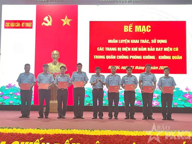be-mac-lop-huan-luyen-khai-thac-su-dung-cac-trang-bi-dien-khi-bao-dam-bay-trong-bien-che-cua-quan-chung-phong-khong-khong-quan