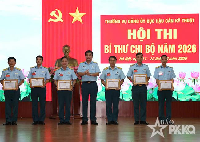 boi-duong-nang-cao-trinh-do-doi-ngu-bi-thu-chi-bo-o-cuc-hau-can-ky-thuat-quan-chung-phong-khong-khong-quan