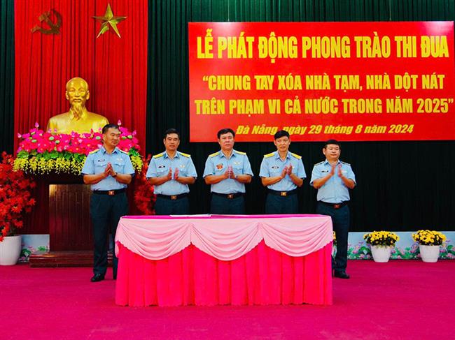 cac-don-vi-to-chuc-phat-dong-huong-ung-phong-trao-thi-dua-“chung-tay-xoa-nha-tam-nha-dot-nat-tren-pham-vi-ca-nuoc-trong-nam-2025”