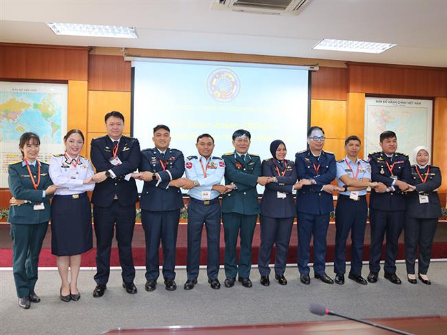 chuong-trinh-giao-luu-si-quan-tre-khong-quan-cac-nuoc-asean-lan-thu-11-tai-viet-nam-thanh-cong-tot-dep