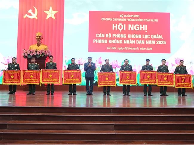 co-quan-chu-nhiem-phong-khong-toan-quan-to-chuc-hoi-nghi-can-bo-phong-khong-luc-quan-phong-khong-nhan-dan-nam-2025