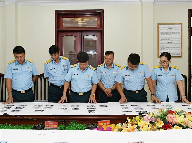 cuc-chinh-tri-duyet-anh-trung-bay-tai-trien-lam“60-nam-suc-manh-rong-lua-viet-nam”