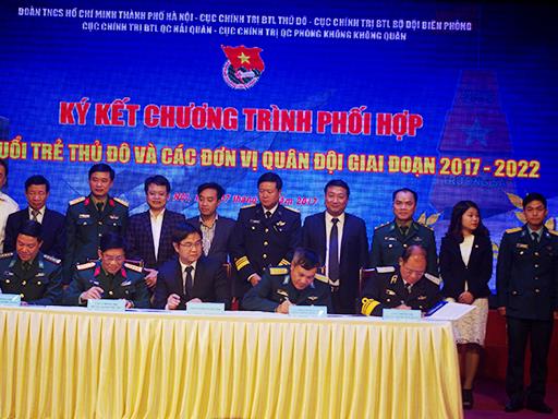 cuc-chinh-tri-quan-chung-pk-kq-ky-ket-chuong-trinh-phoi-hop-hoat-dong-voi-tuoi-tre-thu-do-va-cac-don-vi-quan-doi-giai-doan-2017-2022