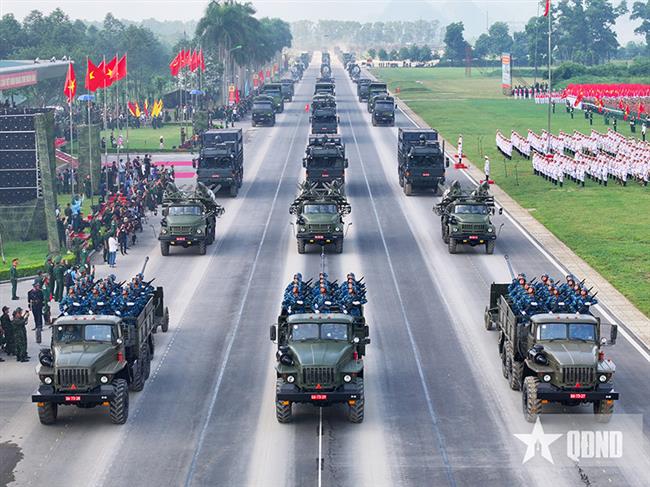 dan-khi-tai-hien-dai-cua-quan-doi-tham-gia-tong-hop-luyen-dieu-binh-dieu-hanh