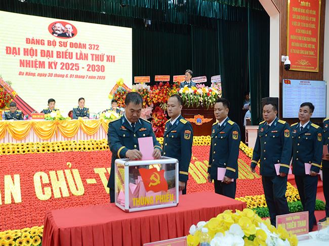 dang-bo-su-doan-372-to-chuc-thanh-cong-dai-hoi-dai-bieu-lan-thu-xii-nhiem-ky-2025-2030