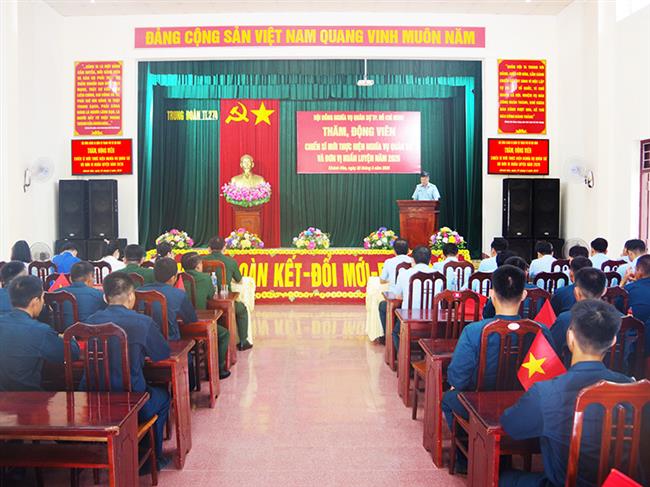 doan-cong-tac-hoi-dong-nghia-vu-quan-su-thanh-pho-ho-chi-minh-tham-dong-vien-chien-si-moi-tai-trung-doan-274