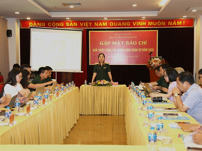 ban-tuyen-sinh-quan-su-bo-quoc-phong-gap-mat-bao-chi-gioi-thieu-cong-tac-tuyen-sinh-quan-su-nam-2025