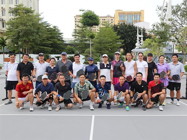 giao-luu-pickleball-chao-mung-quan-chung-phong-khong-khong-quan-don-nhan-danh-hieu-anh-hung-luc-luong-vu-trang-nhan-dan-va-ky-niem-62-nam-ngay-truyen-thong