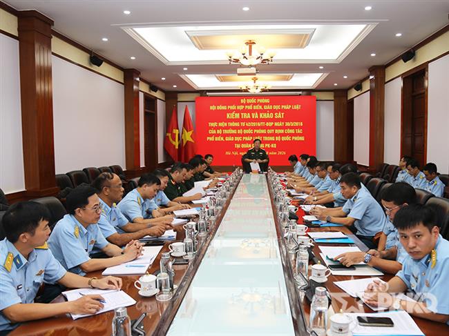 hoi-dong-phoi-hop-pho-bien-giao-duc-phap-luat-bo-quoc-phong-kiem-tra-va-khao-sat-tai-quan-chung-phong-khong-khong-quan
