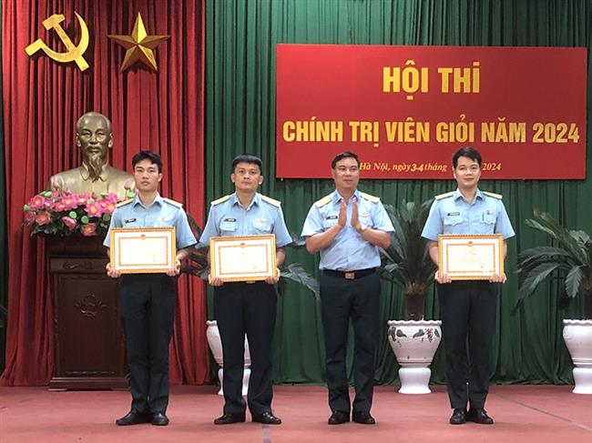 lu-doan-khong-quan-918-to-chuc-hoi-thi-chinh-tri-vien-gioi-nam-2024