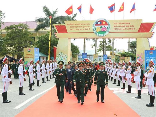 giao-luu-huu-nghi-quoc-phong-bien-gioi-viet-nam-lao-lan-thu-3