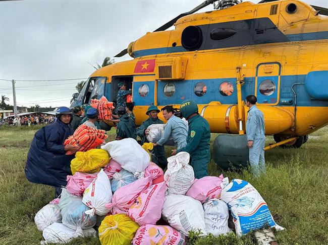 nhung-canh-bay-cuu-tro-nhan-dan-vung-lu