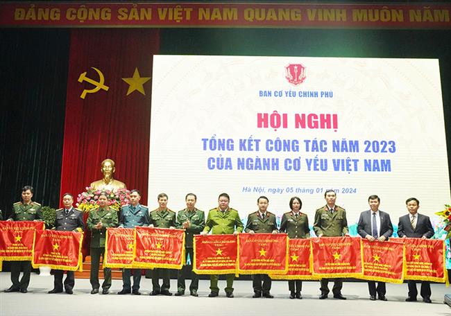 phong-co-yeu-bo-tham-muu-quan-chung-phong-khong-khong-quan-duoc-ban-co-yeu-chinh-phu-tang-co-thi-dua