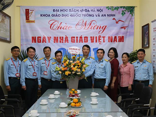 quan-chung-phong-khong-khong-quan-chuc-mung-dai-hoc-bach-khoa-ha-noi-va-cac-truong-tren-dia-ban-quan-thanh-xuan-tp-ha-noi