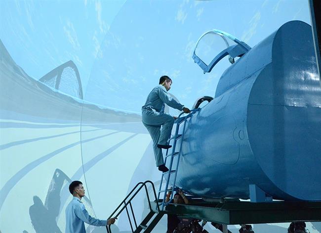 quan-chung-phong-khong-khong-quan-khai-mac-hoi-thao-bay-buong-tap-lai-may-bay-su-22-nam-2025