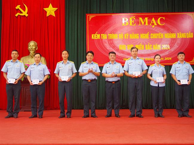 quan-chung-phong-khong-khong-quan-kiem-tra-trinh-do-ky-nang-nghe-chuyen-nganh-xang-dau-khu-vuc-mien-bac-nam-2024