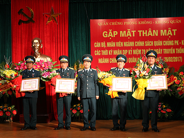 quan-chung-pk-kq-to-chuc-gap-mat-nhan-ky-niem-70-nam-ngay-truyen-thong-nganh-chinh-sach-quan-doi