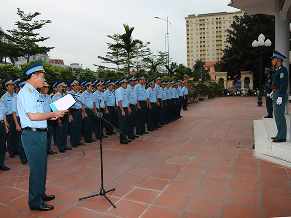 quan-chung-to-chuc-le-dang-huong-tuong-niem-cac-anh-hung-liet-si-tai-nha-tuong-niem-liet-si-pk-kq