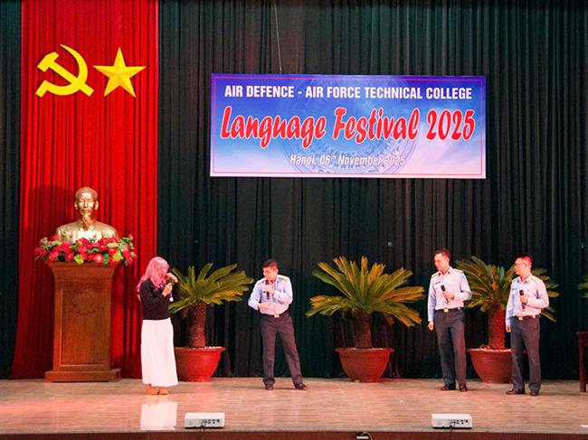 soi-noi-ngay-hoi-ngon-ngu-nam-2025-o-truong-cao-dang-ky-thuat-pk-kq