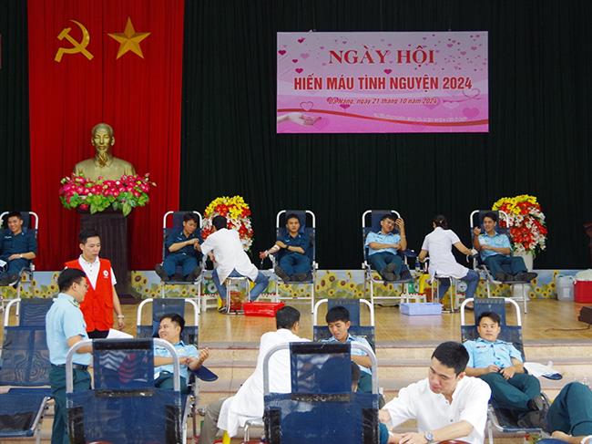 su-doan-372-to-chuc-ngay-hoi-hien-mau-tinh-nguyen-nam-2024