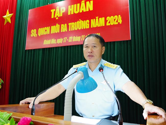 su-doan-377-to-chuc-tap-huan-cho-si-quan-quan-nhan-chuyen-nghiep-moi-ra-truong-nam-2024