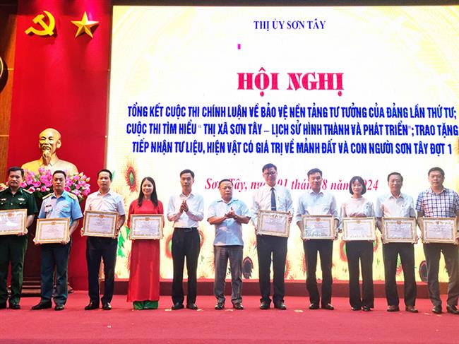 thi-xa-son-tay-tp-ha-noi-tong-ket-va-trao-giai-cuoc-thi-chinh-luan-ve-bao-ve-nen-tang-tu-tuong-cua-dang-lan-thu-tu