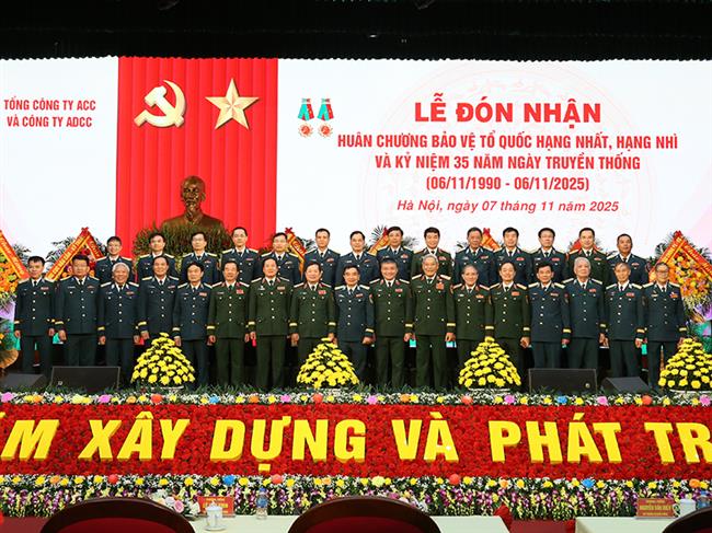 tong-cong-ty-acc-va-cong-ty-adcc-to-chuc-le-don-nhan-huan-chuong-bao-ve-to-quoc-hang-nhat-nhi-va-ky-niem-35-nam-ngay-truyen-thong-6-11-1990-6-11-2025