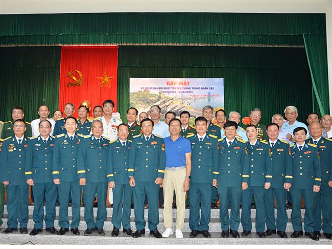 trung-doan-282-gap-mat-ky-niem-60-nam-ngay-truyen-thong-tai-khu-vuc-ha-noi