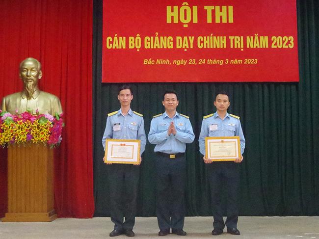 trung-doan-284-to-chuc-hoi-thi-can-bo-giang-day-chinh-tri-nam-2023