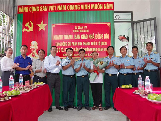 trung-doan-591-khanh-thanh-ban-giao-“nha-dong-doi”-tang-cac-gia-dinh-quan-nhan-co-hoan-canh-kho-khan