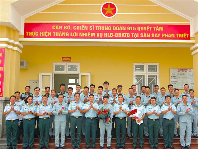 trung-doan-915-to-chuc-thanh-cong-ban-bay-can-bo-tai-san-bay-phan-thiet