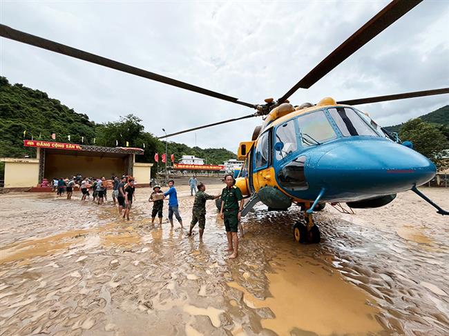 trung-doan-916-su-doan-371-tham-gia-cuu-ho-cuu-nan-tai-nghe-an