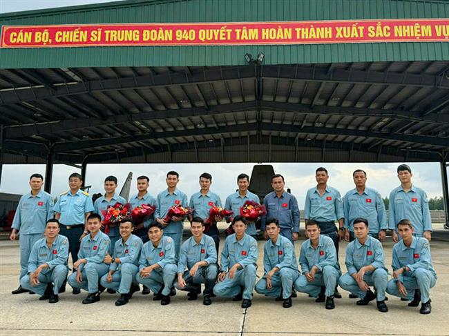 trung-doan-940-to-thuc-tha-don-thanh-cong-cho-5-phi-cong-chuyen-loai-khi-tai-yak-130