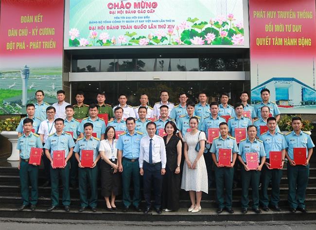 trung-tam-dao-tao-huan-luyen-nghiep-vu-quan-ly-bay-to-chuc-thanh-cong-khoa-boi-duong-nang-cao-kien-thuc-quan-ly-hoat-dong-bay-hang-khong-dan-dung