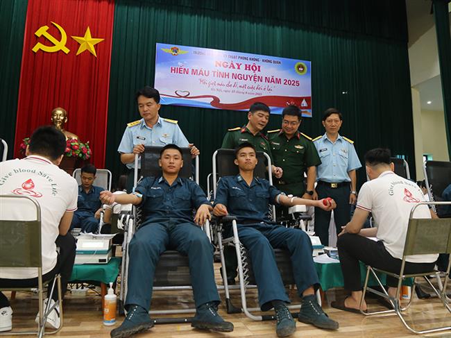truong-cao-dang-ky-thuat-phong-khong-khong-quan-to-chuc-ngay-hoi-hien-mau-tinh-nguyen-nam-2025