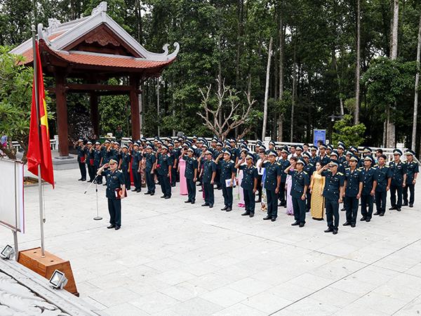 tuoi-tre-cuc-ky-thuat-to-chuc-le-bao-cong-dang-bac-tai-khu-di-tich-lich-su-k9