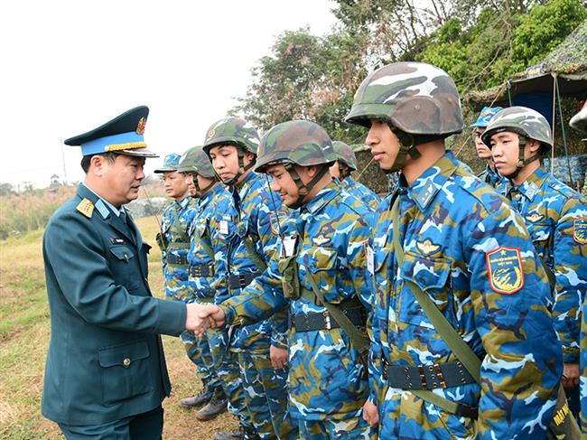 la-chan-thep-giu-troi-thu-do-trong-ngay-hoi-lon