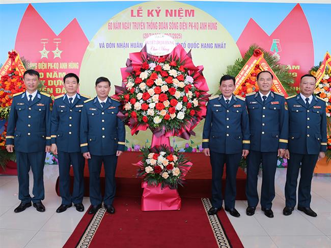 lu-doan-thong-tin-26-to-chuc-le-ky-niem-60-nam-ngay-truyen-thong-va-don-nhan-huan-chuong-bao-ve-to-quoc-hang-nhat