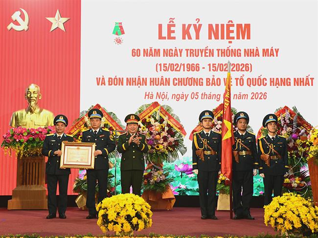 nha-may-a34-ky-niem-60-nam-ngay-truyen-thong-va-don-nhan-huan-chuong-bao-ve-to-quoc-hang-nhat