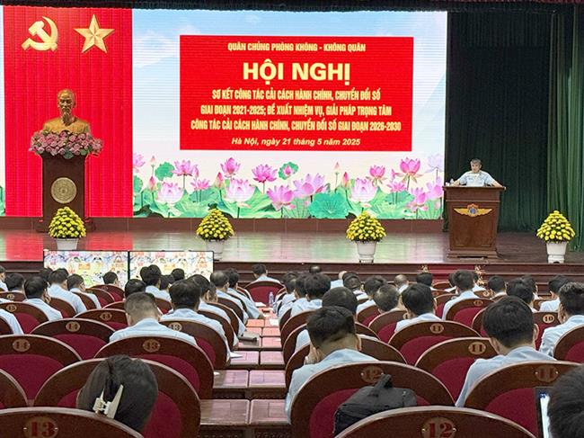 quan-chung-phong-khong-khong-quan-so-ket-cong-tac-cai-cach-hanh-chinh-chuyen-doi-so-giai-doan-2021-2025