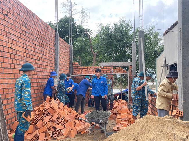 su-doan-375-khan-truong-thuc-hien-“chien-dich-quang-trung”-tai-tinh-dak-lak