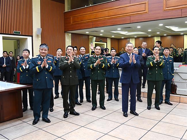 tong-bi-thu-to-lam-tham-chuc-tet-quan-chung-phong-khong-khong-quan