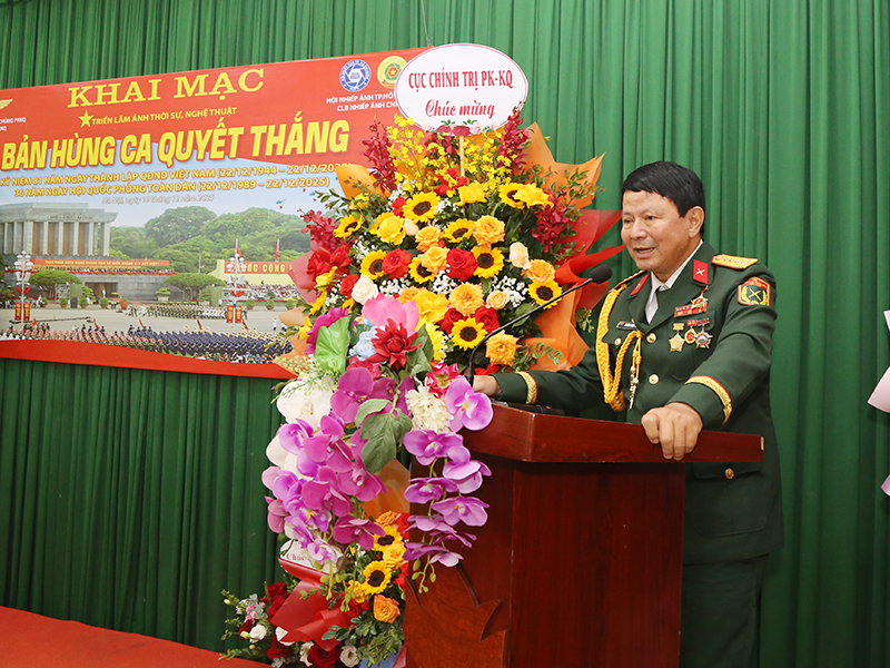 Khai mạc Triển l&atilde;m ảnh thời sự, nghệ thuật &ldquo;Bản h&ugrave;ng ca quyết thắng&rdquo;