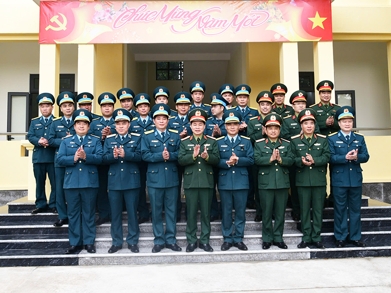 Tổng cục Chính trị Quân đội nhân dân Việt Nam kiểm tra, chúc Tết Trung đoàn 923