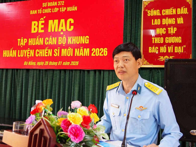 Sư đo&agrave;n 372 tổ chức tập huấn c&aacute;n bộ khung huấn luyện chiến sĩ mới năm 2026