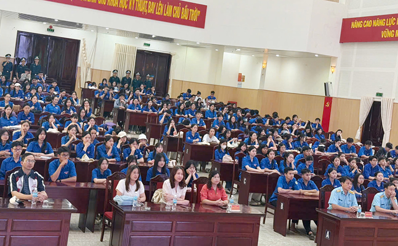 Trường Sĩ quan Không quân tư vấn hướng nghiệp và thông tin tuyển sinh năm 2026 tại tỉnh Lâm Đồng và tỉnh Khánh Hòa